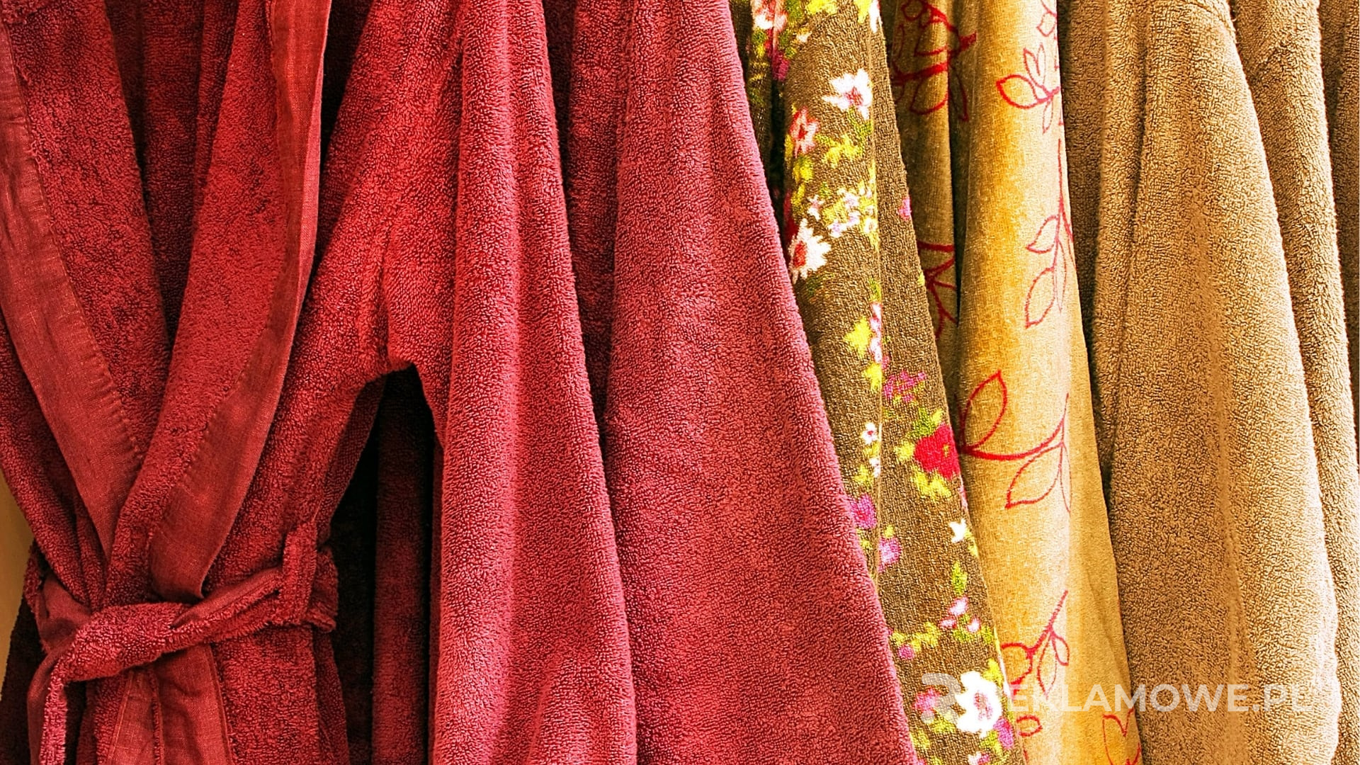 Szlafrok reklamowy wyróżniający markę